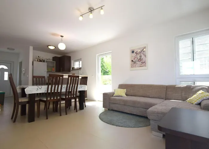 Lägenhet Rosemary By Interhome