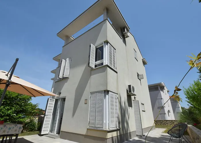 Rosemary By Interhome